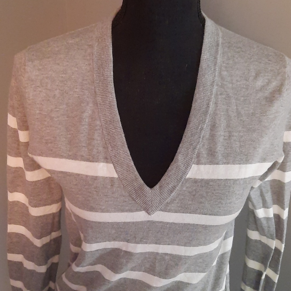 J. Crew Vneck striped long sleeve - Picture 3 of 6